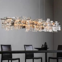 Lampe en fer et cristal rectangulaire sur mesure haut de gamme, design artistique, éclairage design pour restaurant et espace de restauration