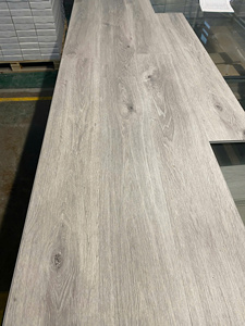 Suelo vinílico impermeable ATT con 100% PVC virgen antideslizante en rollo para hoteles, villas, apartamentos, etc. - Product Image 3