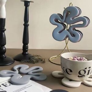 Modern Design Irregular <b>Coaster</b> Heat Resistant Flower Shape Cup Mat Non-Slip Table Trivet Heat Insulation Eco-Friendly Reusable - Product Image 1