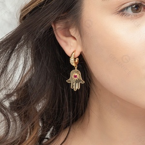 Gemnel 925 Sterling Silver 18K Vàng Mạ Chữ Ruby Trong Tay Kim Cương Chunky Hoop Bông Tai - Product Image 3