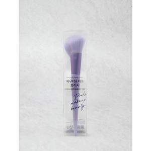 Pinceau à joues en poudre pastel de luxe Brosse à cheveux synthétiques coudée en métal pour outils de maquillage Application de correcteur Étiquetage personnalisé - Product Image 1