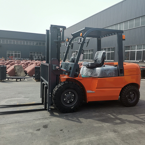 מלגזה דיזל יעילה, זולה וחזקה עם צמיגים פנאומטיים, 5 טון, 4X4, בעלת כושר נשיאה של 7 טון למכירה - Product Image 3