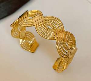 Nouveauté 2024 Bijoux de mode <span class=keywords><strong>Bracelet</strong></span> ouvert en métal minimaliste et cool <span class=keywords><strong>Bracelet</strong></span> exagéré <span class=keywords><strong>Bracelet</strong></span> jonc plaqué or - Product Image 6