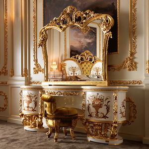 <span class=keywords><strong>Letto</strong></span> <span class=keywords><strong>Matrimoniale</strong></span> <span class=keywords><strong>in</strong></span> <span class=keywords><strong>Legno</strong></span> Massello Intagliato a Mano, Stile Francese, Design Italiano, Lussuoso <span class=keywords><strong>Letto</strong></span> Classico King Size per Villa - Product Image 5