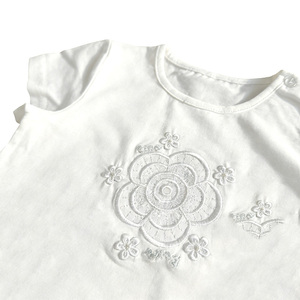 Nuova T-shirt Estiva da Ragazza, Stile Semplice, Bianco Puro, Collo Tondo, Manica Corta, Casual, con Ricamo Floreale 3D, Morbida, Traspirante e Delicata sulla Pelle - Product Image 2