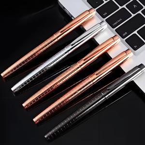 Stylo à bille de luxe en métal gris sculpté avec logo personnalisé pour cadeau ou promotion