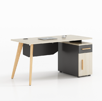 Bureau d'ordinateur exécutif en chêne jaune de style moderne américain, design panneau, certifié ISO9001/ISO14001, pour bureau commercial HOGO