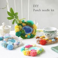 Kit de broderie au poinçon pour débutants adultes, facile à réaliser, avec cerceau, fil et outils pour la création de tapis, de sous-verres et autres projets d'art et d'artisanat