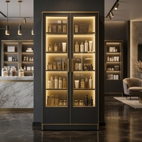 Vitrine de présentation de cosmétiques à double porte en or noir avec étagères en verre rétroéclairées par LED, vitrine de vente au détail de produits de beauté sur pied