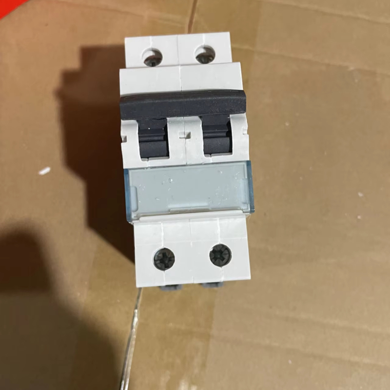 New Model DC Miniature Circuit Breaker