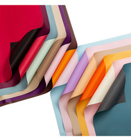 Offre Spéciale coloré Arts imperméable rouleau de papier d'emballage de noël pour vêtements et emballage cadeau caractéristiques Bouquet fleur conception