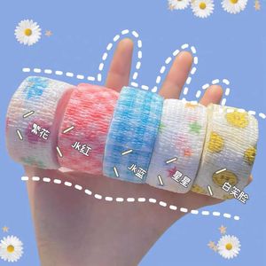 Vendaje para dedos con estampado bonito, 2,5 cm x 4,6 m, cinta protectora transpirable autoadhesiva para escribir y correr - Product Image 3
