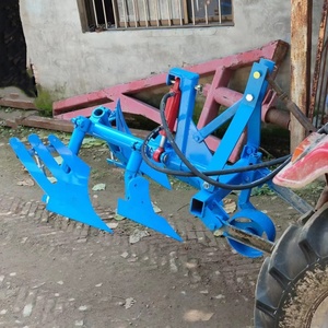 Petit monocylindre agricole à quatre roues motrices 130,135 barres manuelles de grille de miroir, changement latéral de courroie de charrue retourné à la main - Product Image 3