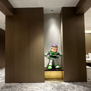 Personaggio dei cartoni animati su misura di fabbrica scultura decorazione della casa statua sceriffo legnoso per <span class=keywords><strong>la</strong></span> vendita - Product Image 3