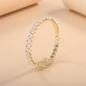 Bracelet ouvert en zircone cubique en forme de goutte d'eau pour femmes, bijoux de couleur or à porter au quotidien - Product Image 1