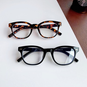 Lunettes anti-lumière bleue de style coréen avec monture noire, monture en PC, verres plats unisexes pour étudiants et usage quotidien - Product Image 2