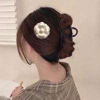 Haut de gamme 6.6cm multicolore soie velours camélia fleur broche enfants sexe ciblé accessoire Clip principalement en alliage