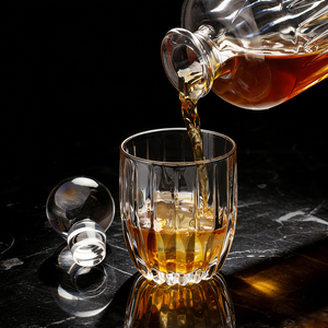 <span class=keywords><strong>Carafe</strong></span> à <span class=keywords><strong>whisky</strong></span> de <span class=keywords><strong>luxe</strong></span> en <span class=keywords><strong>cristal</strong></span>, design côtelé élégant, distributeur de liqueur, <span class=keywords><strong>carafe</strong></span> pour bourbon, scotch, vodka, pour bar à domicile, hôtel, cadeau - Product Image 5
