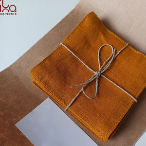 مفارش طاولة وأكواب قهوة عصرية ريفية مخصصة صديقة للبيئة مربعة الشكل من الكتان الفاخر للمشروبات من ماركة IKATEXTILE - Product Image 2