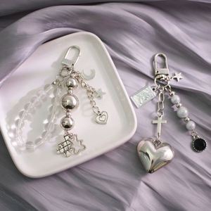 Llavero Colgante de Metal con Cuentas Estilo INS Dulce y Moderno, Oso Blanco y Negro, Cruz de Amor, para Coche - Product Image 2