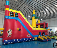 Barco pirata gigante, gorila inflable, castillo hinchable, combo de obstáculos con tobogán y casa de rebote
