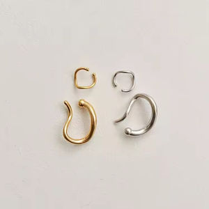 Pendientes de Moda, Joyería sin Perforación, Minimalistas, Bañados en Oro, Aros Irregulares en Forma de C para Mujer - Product Image 1