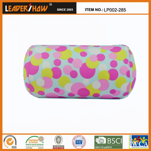 <span class=keywords><strong>Cuscino</strong></span> Cilindrico Intrecciato per Yoga con <span class=keywords><strong>Stampa</strong></span> Personalizzata, Vendita all'Ingrosso, per Supporto Collo, Sonno, Aereo e Campeggio - Product Image 6