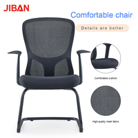 Chaise de réunion professionnelle en maille avec cadre en fer à pieds courbés, accoudoirs fixes, siège large inclinable, couleurs personnalisables, pour bureau à domicile, atelier, vente en gros