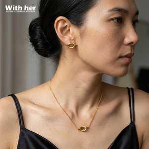 Collana con Ciondolo a Nodo d'Amore Minimalista Withher, in Acciaio Inossidabile Placcato Oro, Delicata Collana da Donna per Uso Quotidiano, Vendita all'Ingrosso - Product Image 2