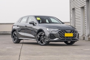 Audi <span class=keywords><strong>A3</strong></span> <span class=keywords><strong>35</strong></span> <span class=keywords><strong>TFSI</strong></span> Edición 1 2023 Usado, Disponible Recientemente, Auto de Gasolina de 5 Puertas con Transmisión S Tronic en Venta - Product Image 3