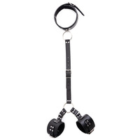 Accessoires SM populaires : Menottes inversées en PU et colliers connectés pour jeux de soumission, jouets sexuels alternatifs pour adultes