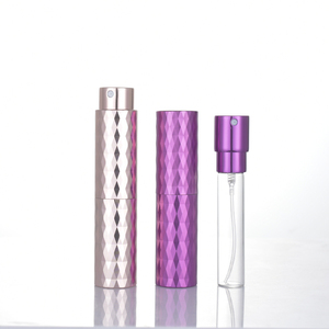 詰め替え可能なガラス香水瓶、ツイストオープンキャップ付き、8ml・10ml、カスタム用途向けアルミ製アトマイザー付き - Product Image 1