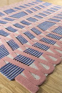 Alfombra Moderna de Lana Hecha a Mano con Diseño Abstracto en Rosa y Azul Quemado, Lavable, para el Hogar o para Picnic - Product Image 5