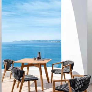 Ensemble table et chaises en bois massif d'extérieur, résistant à l'eau, pour 4 personnes, pour terrasse - Product Image 1