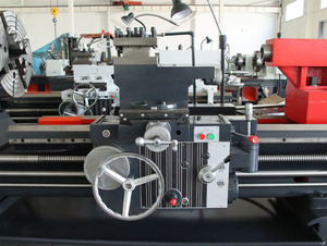 Torno Horizontal de Metal ACR CW6180 de Alta Resistencia y Uso General con Longitud Máxima de Pieza de Trabajo de 2000 mm y 1 Año de Garantía - Product Image 3