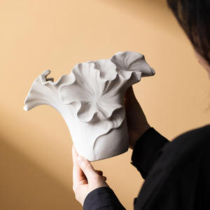 Jarrón de cerámica de encaje hecho a mano de lujo ligero, decoración suave, juego de <span class=keywords><strong>flores</strong></span> <span class=keywords><strong>secas</strong></span> hidropónicas para Hotel, adorno de arte decorativo - Product Image 3