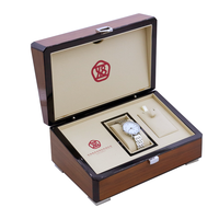 Boîte à montre en bois laqué brillant pour une seule montre, boîte de rangement pour montre de luxe, boîte d'emballage avec logo personnalisé, fabriqué en Guangdong