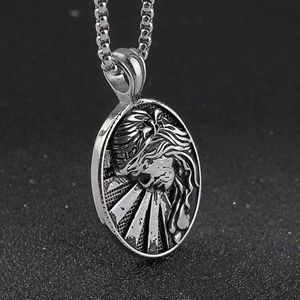 Accessoires de pendentif en acier inoxydable pour hommes et femmes, collier tendance rétro avec portrait de la Vierge Marie de haute qualité - Product Image 4