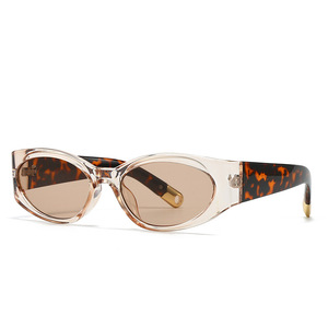 2026 Trend <b>Beach</b> <b>Accessories</b> UV400 Fashion Luxury Sunglasses Women High Quality Custom Logo Green Red PC - Product Image 4