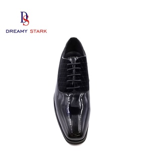 Nuevos Zapatos de Vestir de Invierno de Alta Calidad, Hechos a Mano en Italia, con Logotipo Personalizado, de Cuero Genuino Negro Brillante, Diseño Original de Marca para Bodas - Product Image 4