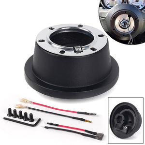 Support de moyeu de volant en aluminium noir à 4 trous pour Ford Mustang, mise à niveau et rénovation - Product Image 1