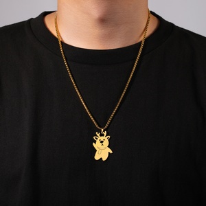 Collier tendance en acier inoxydable plaqué or avec pendentif cerf et elfe pour femme - Product Image 5