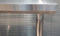 Plan de travail en acier inoxydable 304 de qualité commerciale, robuste, à 2 niveaux, avec pieds ronds, table de travail en acier inoxydable pour la restauration et la cuisine