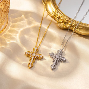 Collana con Pendente a Croce Barocca in Acciaio Inossidabile Placcato Oro 18K con Strass, Collana a Catena con Croce in Cristallo Vintage Cava - Product Image 1