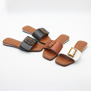 <span class=keywords><strong>Y</strong></span> 36-42 de talla grande para mujer, nuevas Chanclas de fondo plano, chanclas de moda de Cabeza Cuadrada - Product Image 1