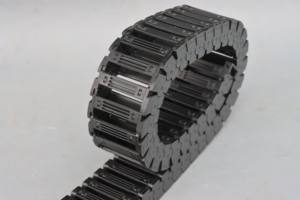 RiSheng yüksek uygun fiyatlı CNC makinesi aksesuar dayanıklı naylon çekirdek rulman esnek konveyör kablo sürükle tepsi için siyah - Product Image 4