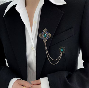 Tassel Brooch Vintage Personality Chain Emerald Gem Brooch Suit Trench Coat Pin <b>Accessory</b> - Product Image 6