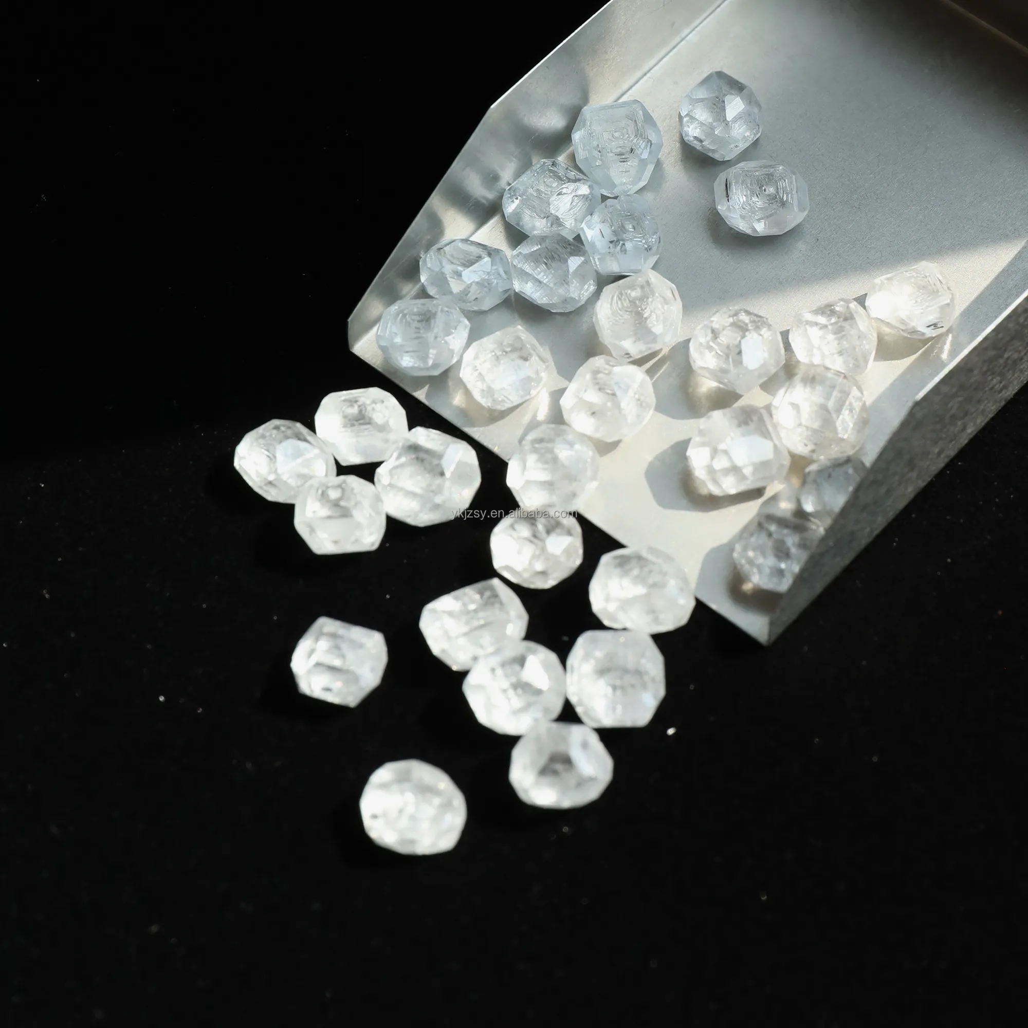 चीन के थोक निर्माता से बिक्री पर सफेद सीवीडी कच्चा माल बिना तराशा हुआ कच्चा हीरा