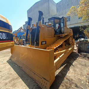 Bulldozer Caterpillar D8R usado original de Japón con motor CAT 3406, bulldozer mediano con ripper para nivelación de terrenos en construcción. - Product Image 6