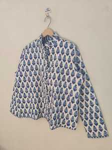 เสื้อแจ็คเก็ตผ้าฝ้ายลายดอกไม้แบบสองด้านสำหรับผู้หญิง สไตล์แฟชั่น งานปักคันธา เหมาะสำหรับฤดูหนาวและฤดูร้อน สไตล์โบฮีเมียน แบบยาวและแบบสั้น - Product Image 5